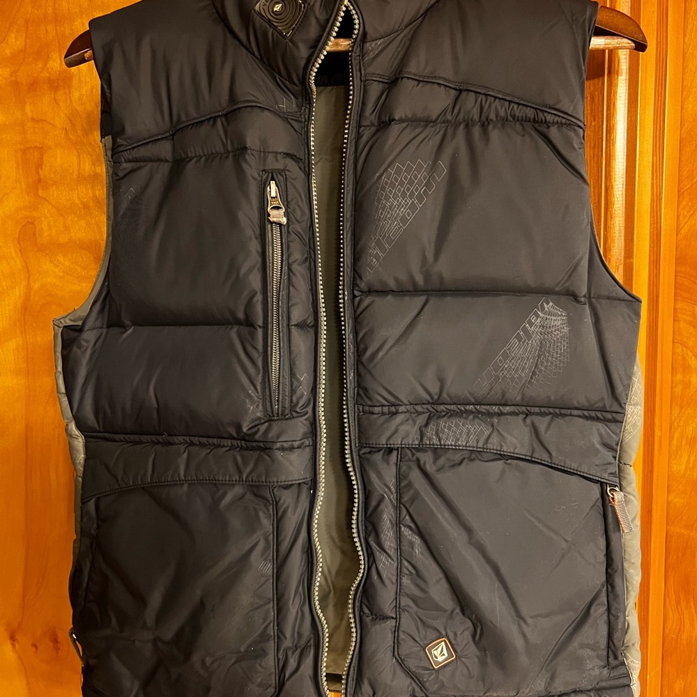 Volcom Stone Snowboard Puffer Chui Vest Duck Down Reversible Men’s Small